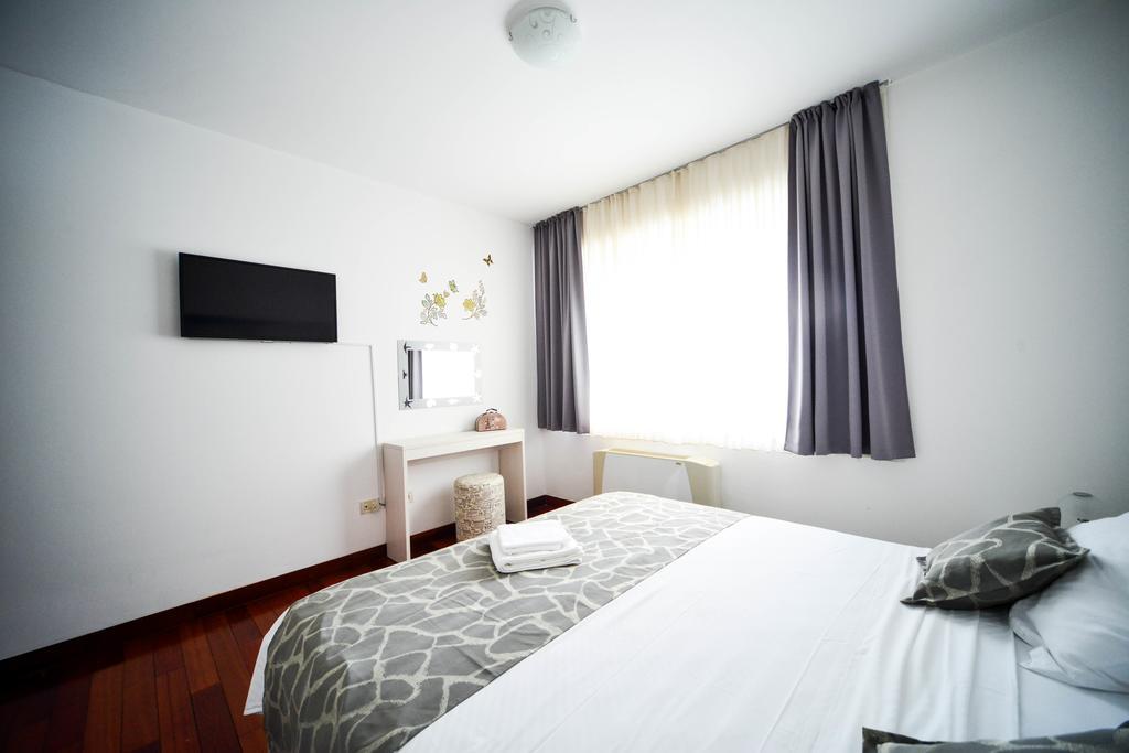 Apartment Mahagony Deluxe Zadar Pokoj fotografie
